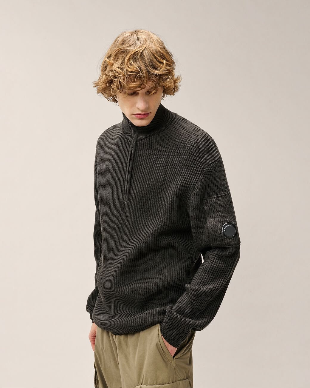Maglia C.P. Company in lana con mezza zip e lente logo