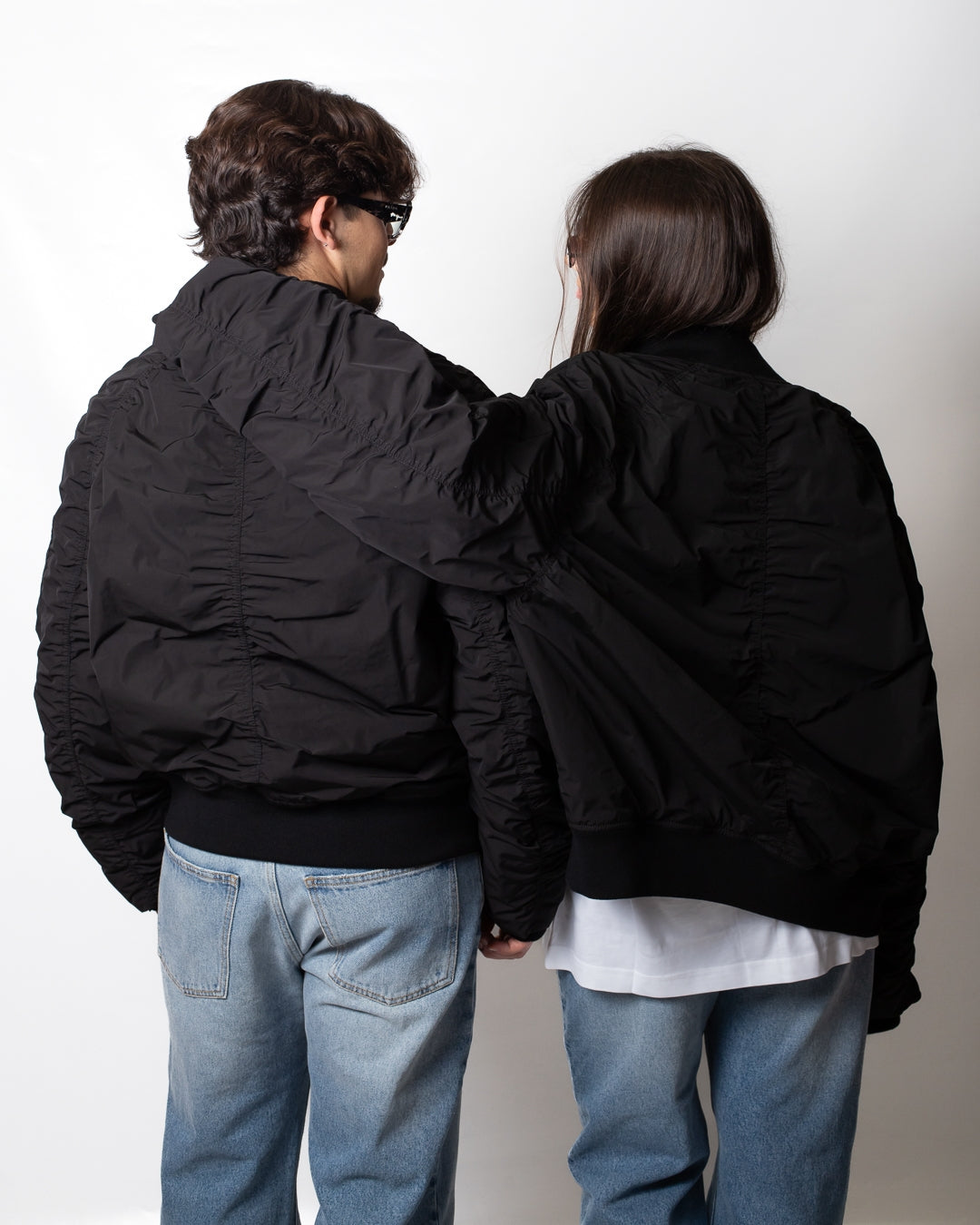 Giubbotto Moschino modello bomber con patch logata