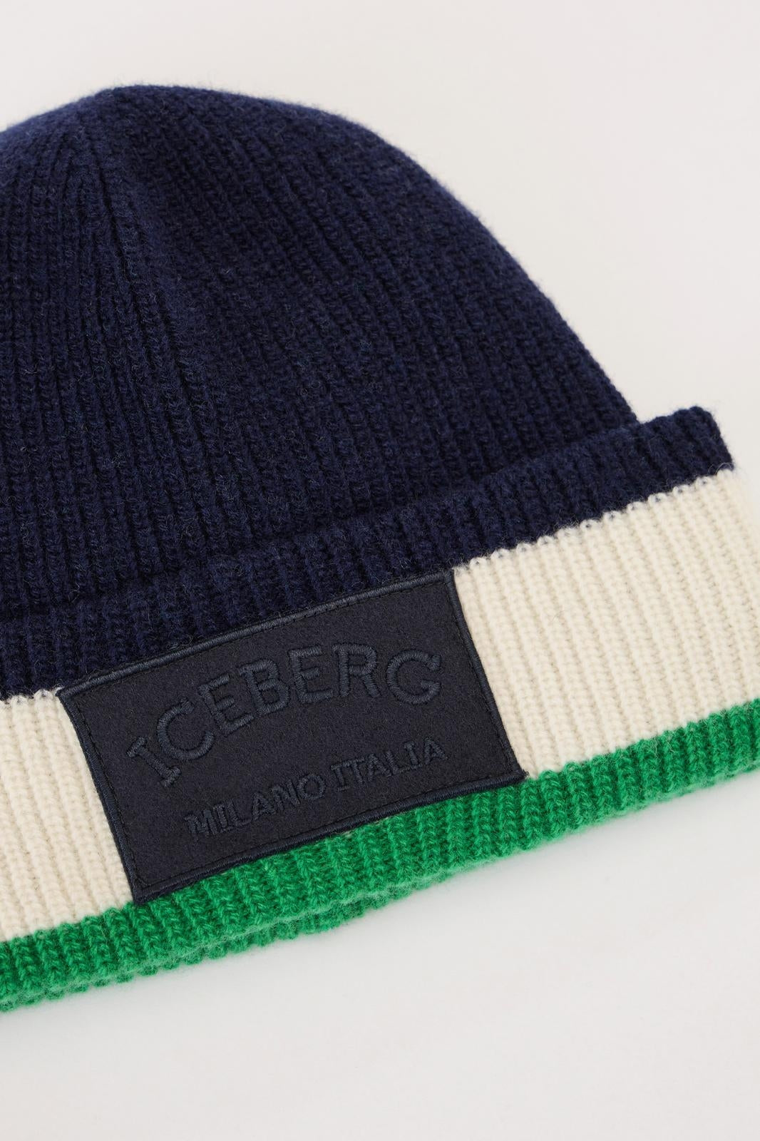 Cappello Iceberg con patch logata