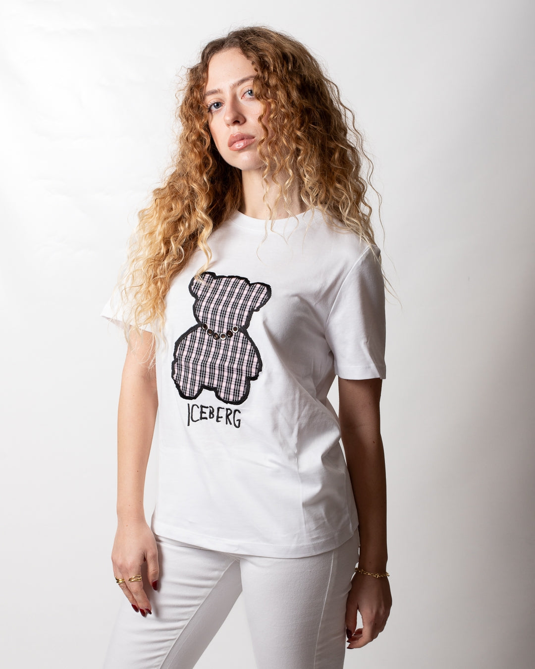 T-Shirt Iceberg con patch teddy e borchie donna