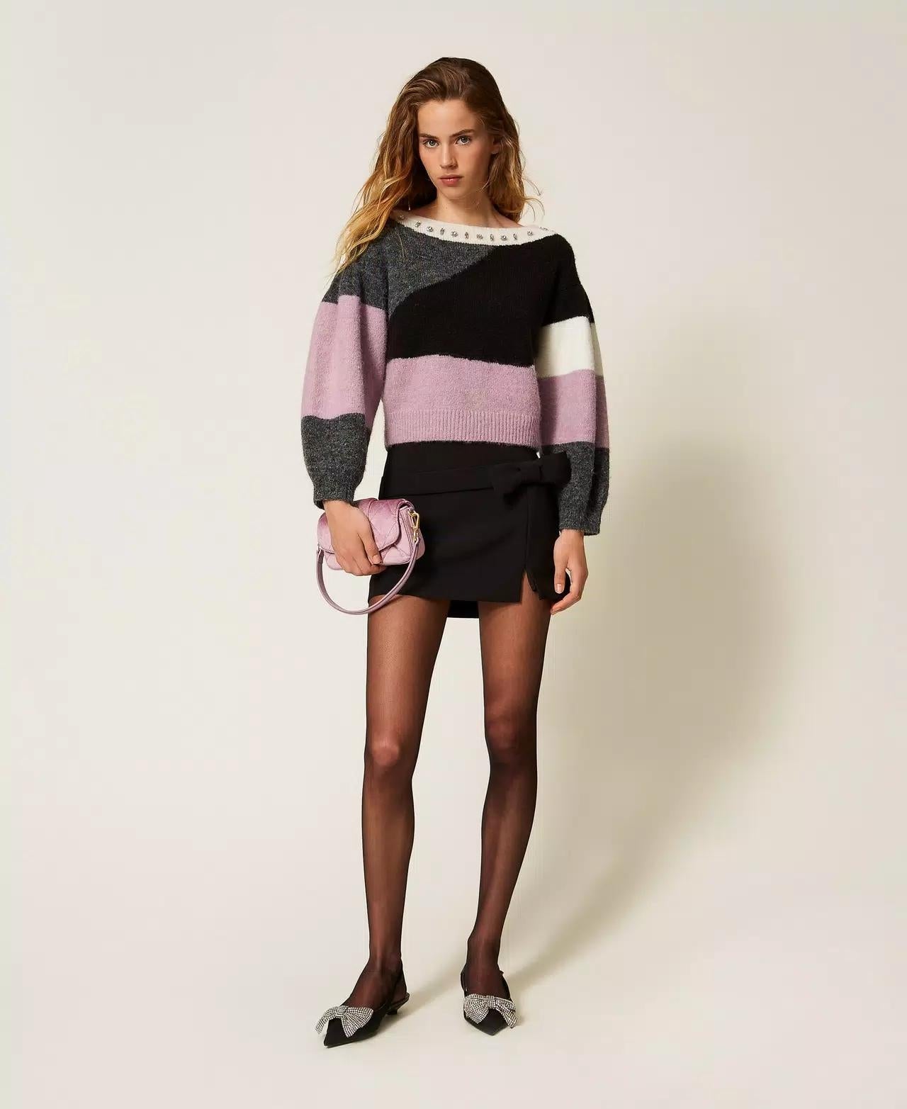 Maglia Twinset Actitude girocollo con gioielli donna