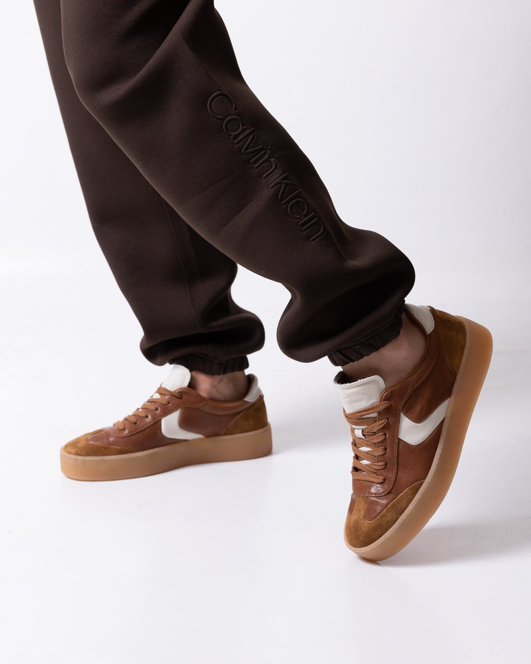 Pantalone Calvin Klein in felpa "Embossed Logo" uomo
