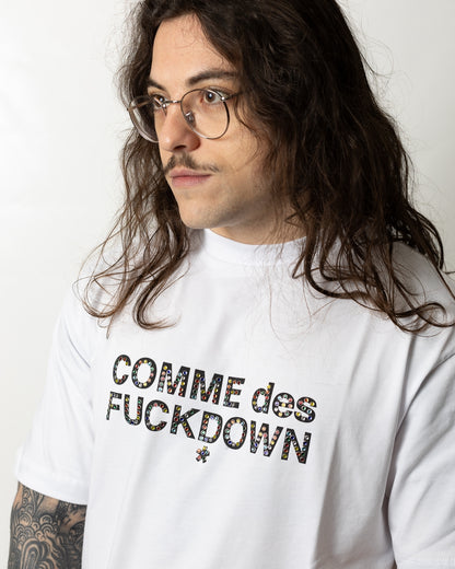 T-Shirt Comme des Fuckdown con borchie multicolor uomo