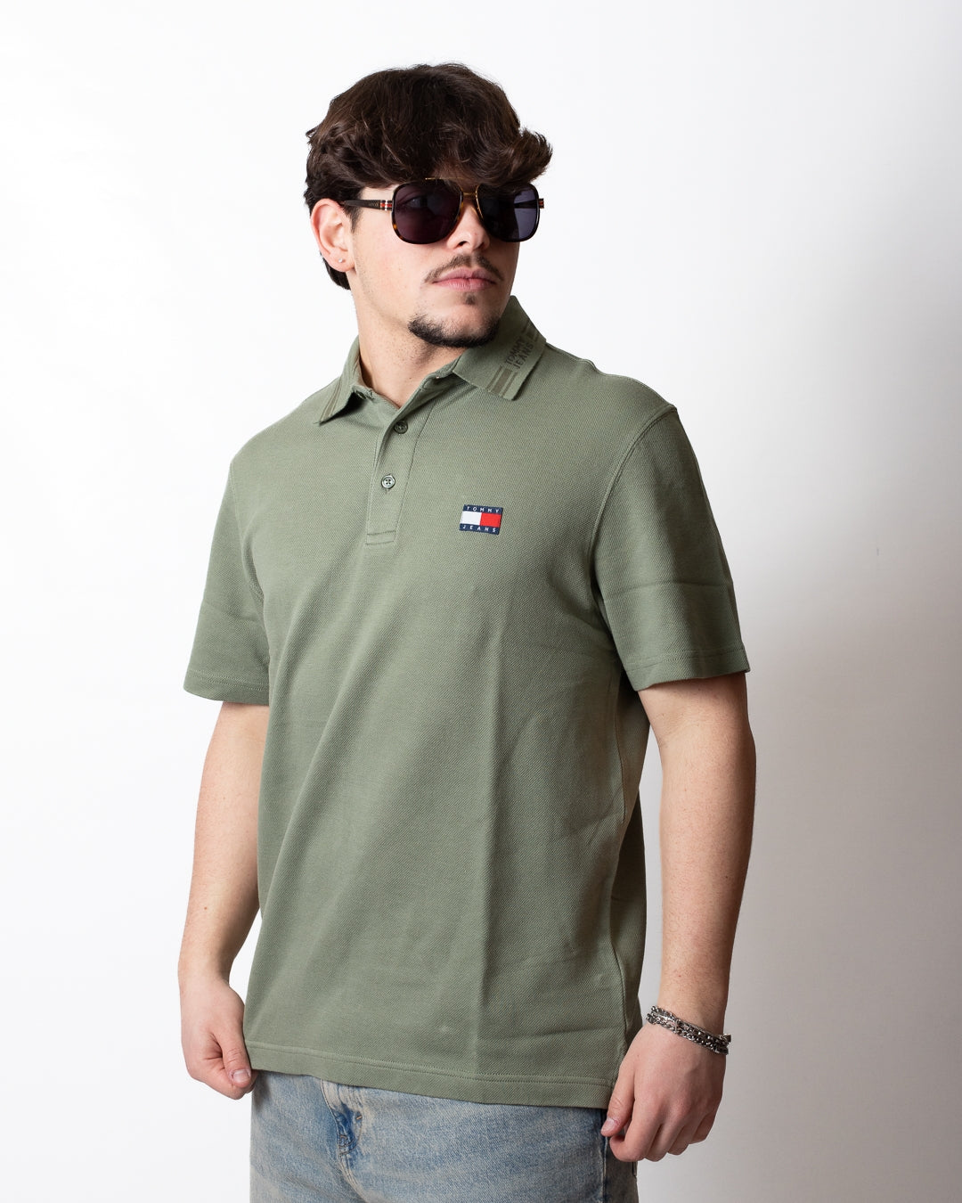 Polo Tommy Jeans con ricamo ed etichetta uomo