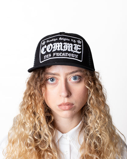 Cappello Comme des Fuckdown in rete con ricamo
