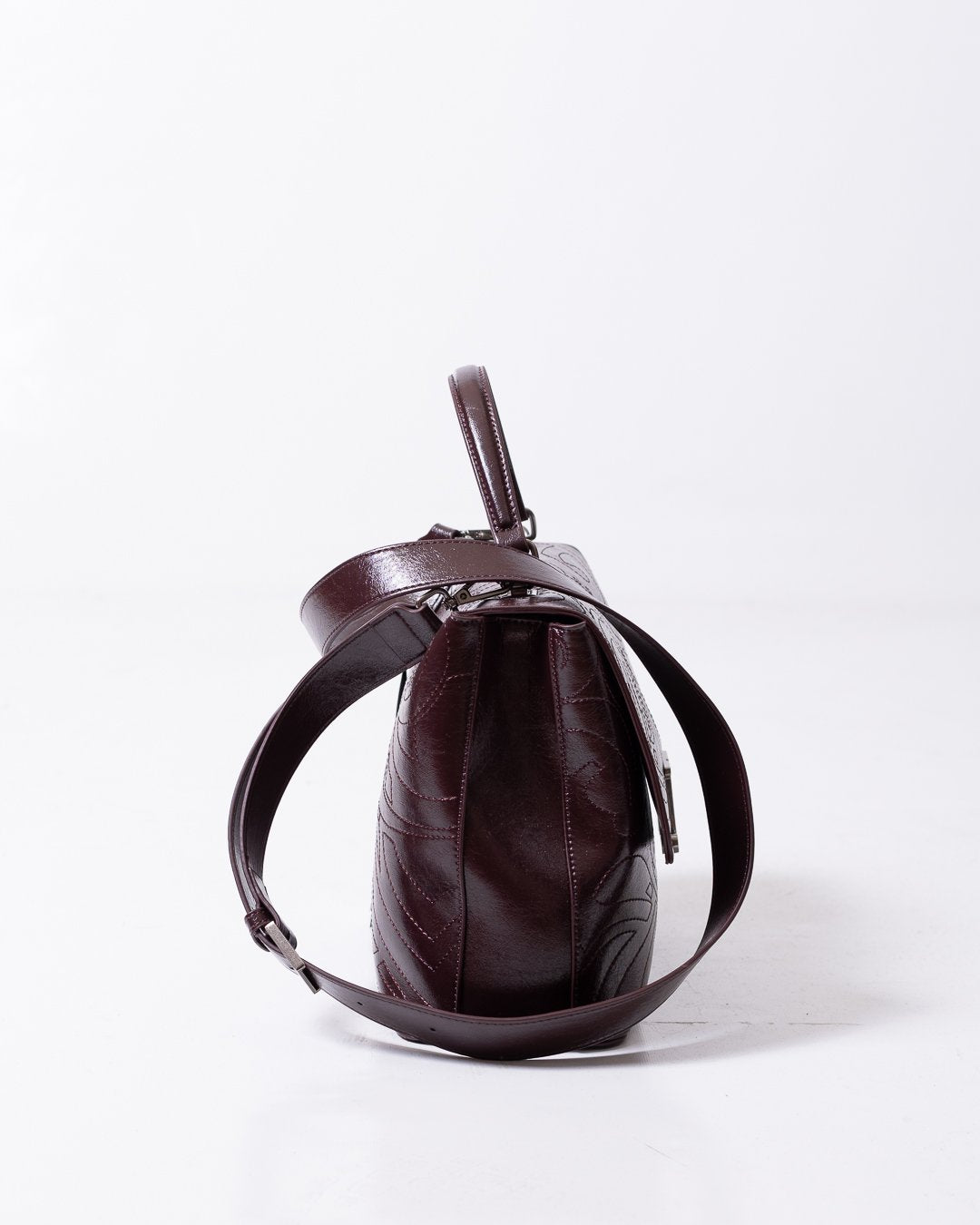 Borsa John Richmond con logo "JR" in pelle dalla finitura lucida e grafica in ricamo