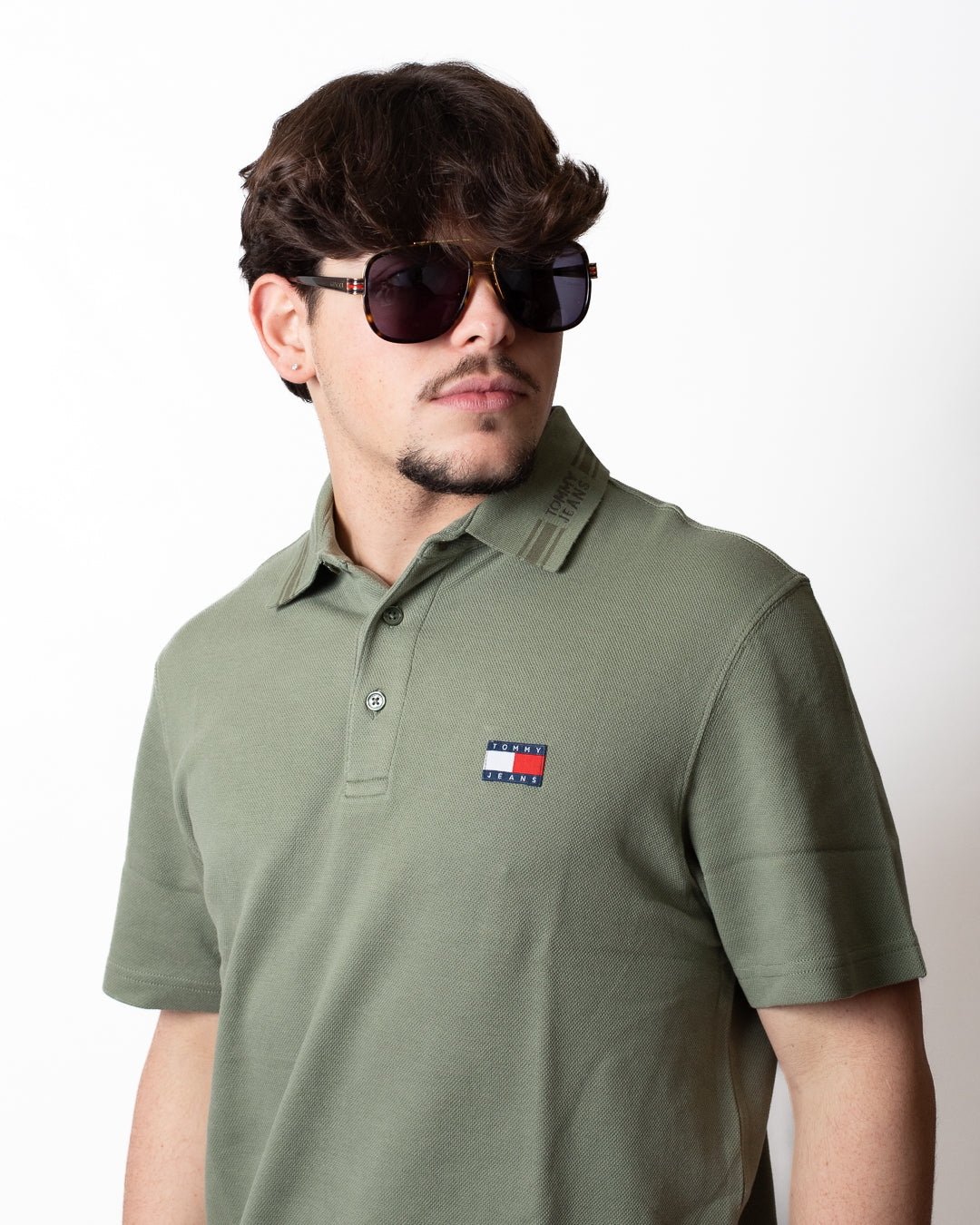 Polo Tommy Jeans con ricamo ed etichetta uomo