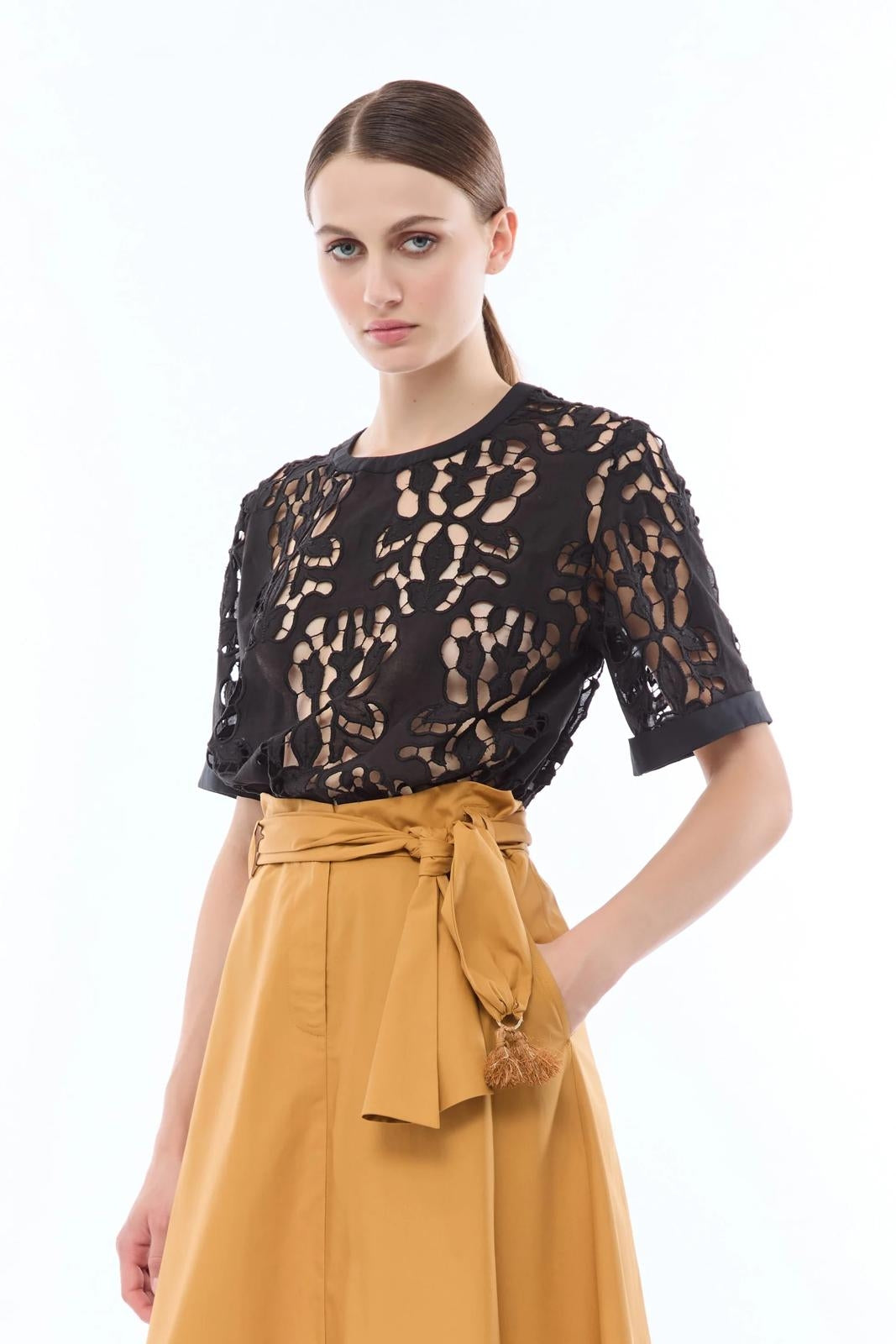 Blusa Nenette in sangallo con intagli donna