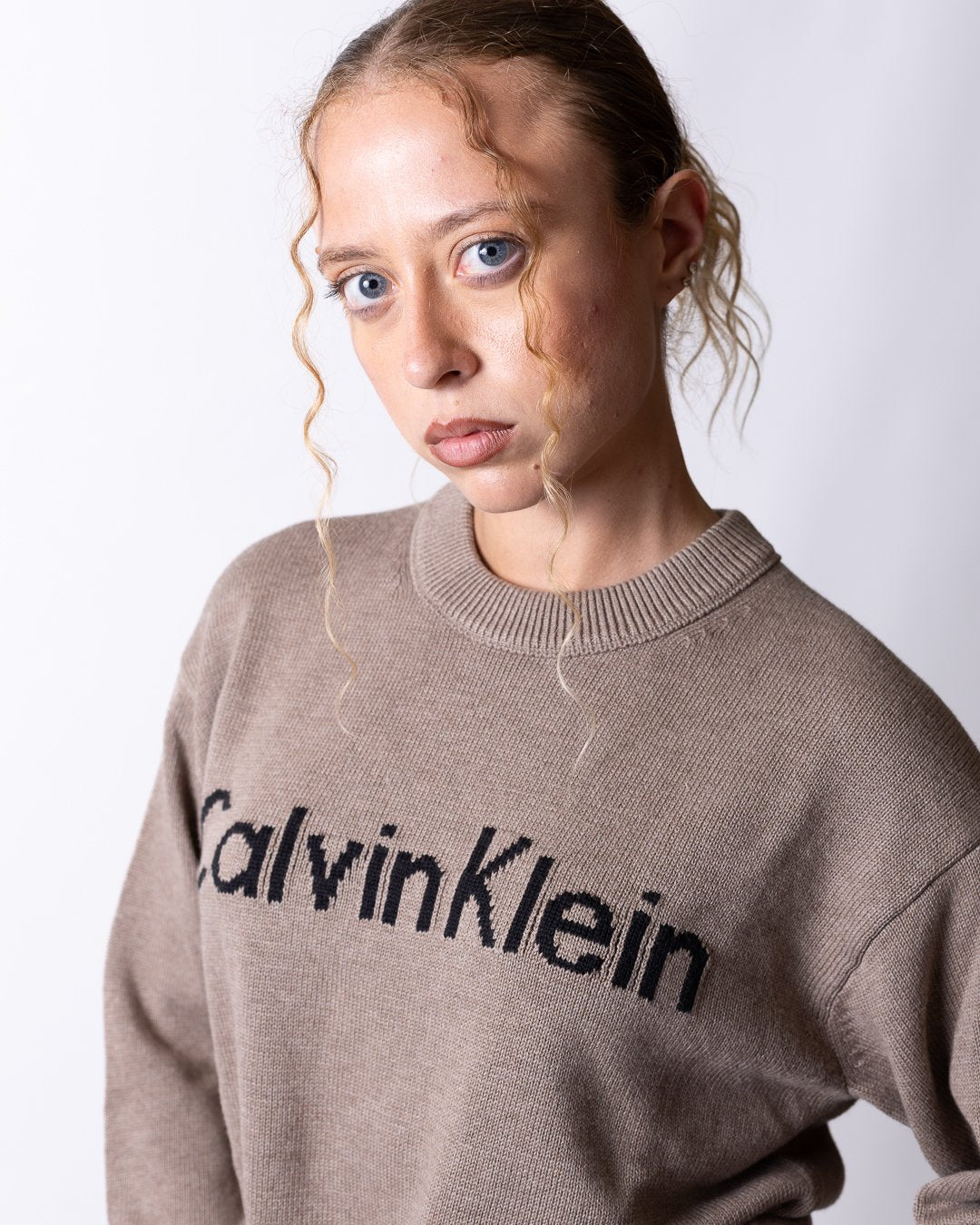 Maglia Calvin Klein girocollo con logo jacquard donna