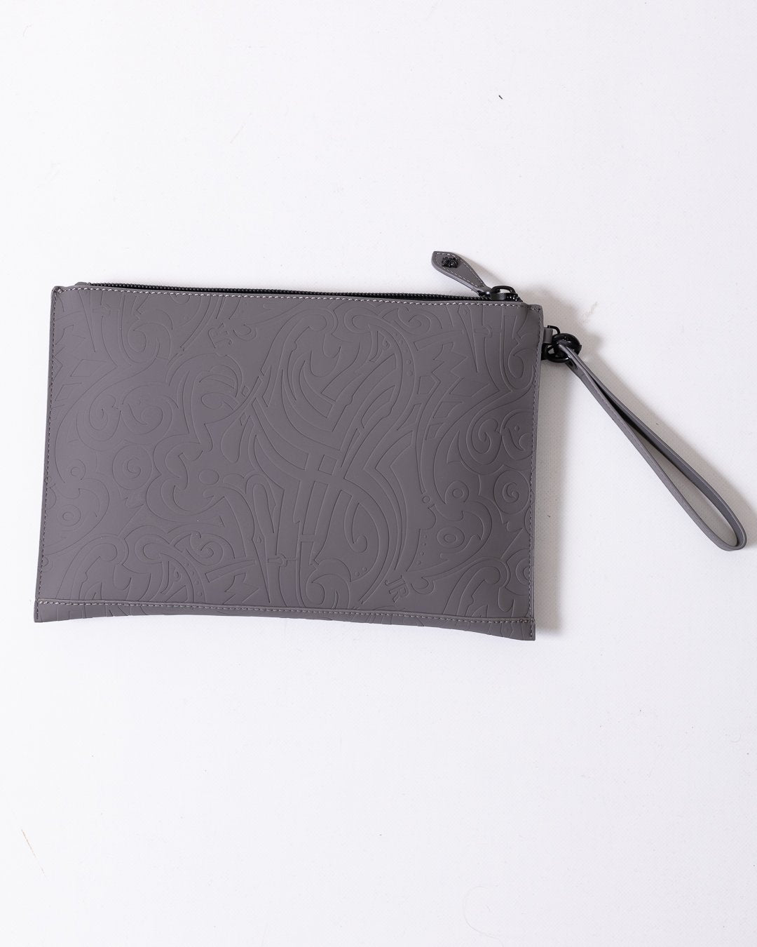 Pochette John Richmond texture in rilievo dalla finitura opaca e logo "JR" applicato