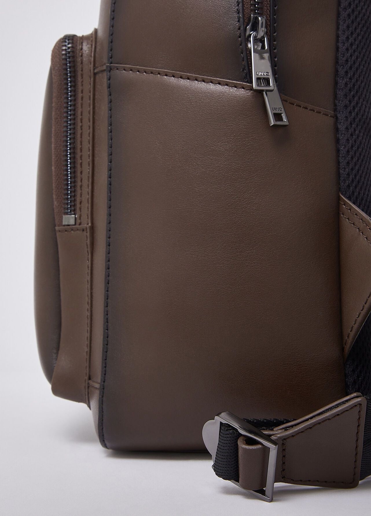 Zaino Liu Jo in pelle con logo in metallo