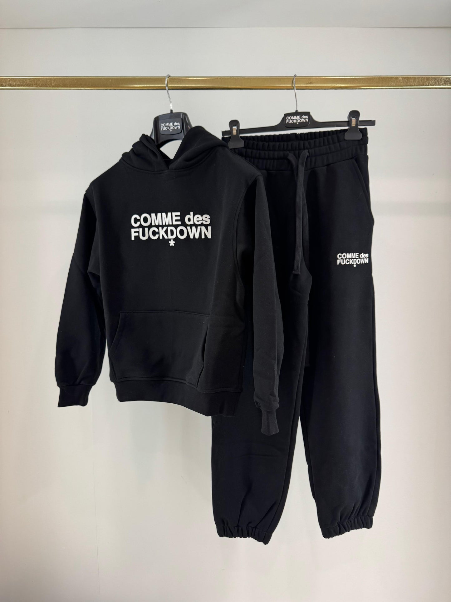 Pantalone Comme des Fuckdown in felpa con logo puffy donna