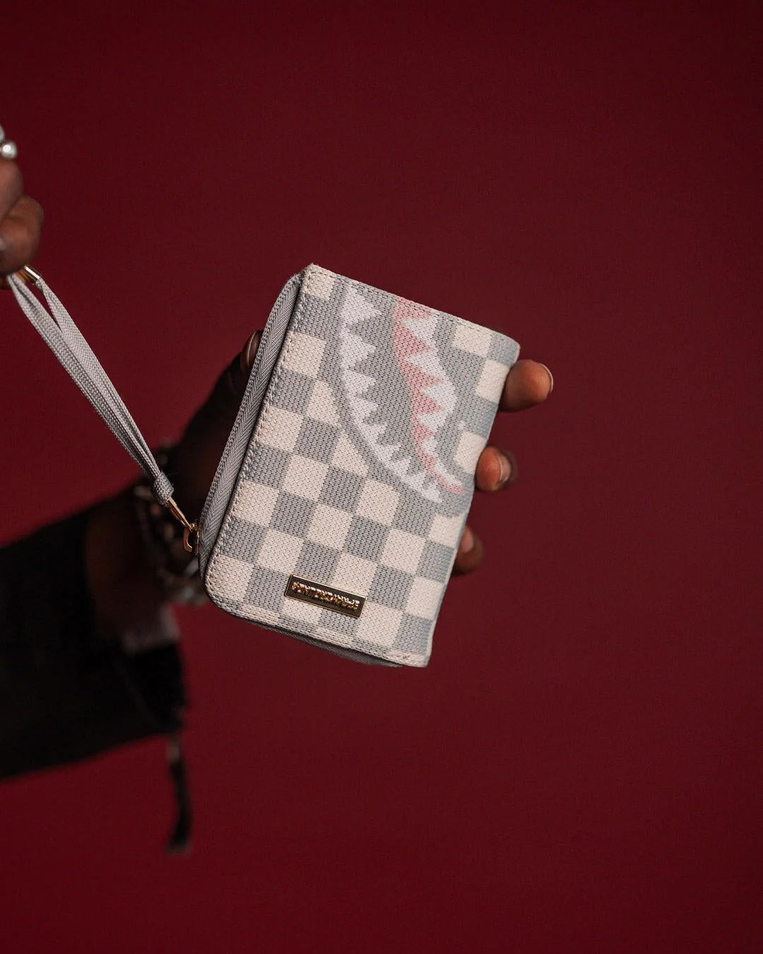 Portafoglio Sprayground bianco Knit sharks in paris in cream zip-out wallet