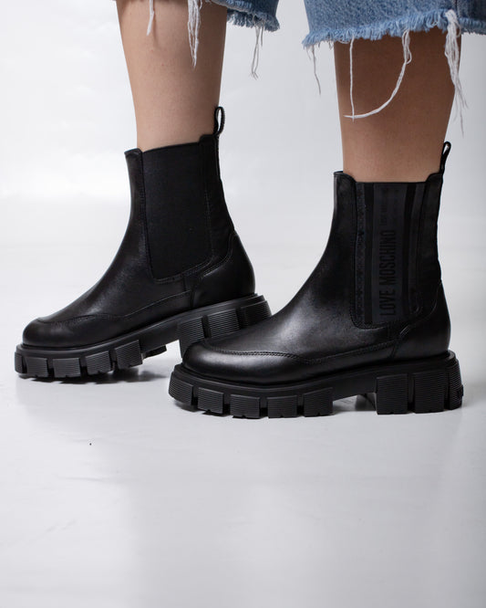 Stivaletto Love Moschino in pelle donna