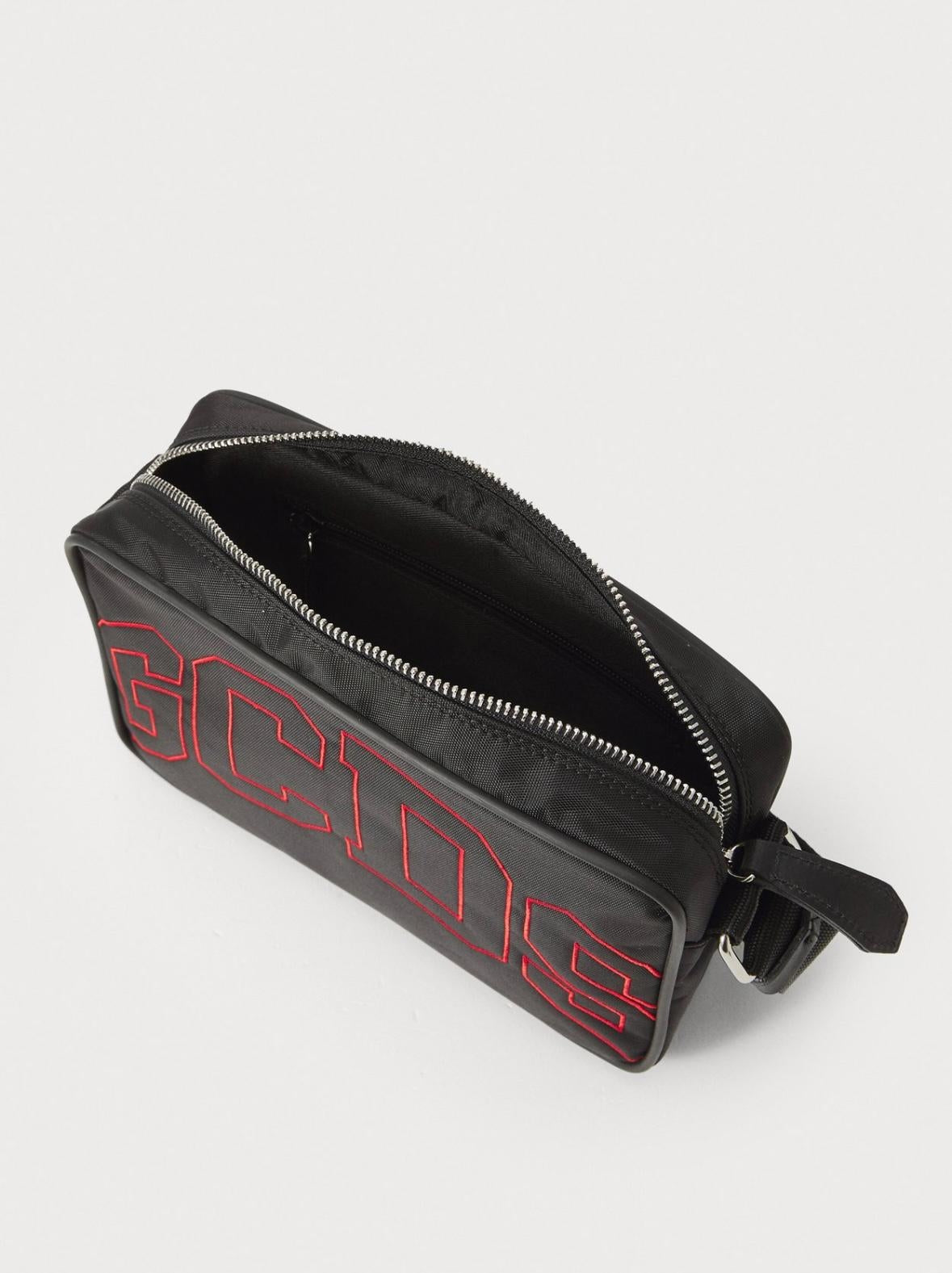 Tracolla GCDS in nylon con logo ricamato