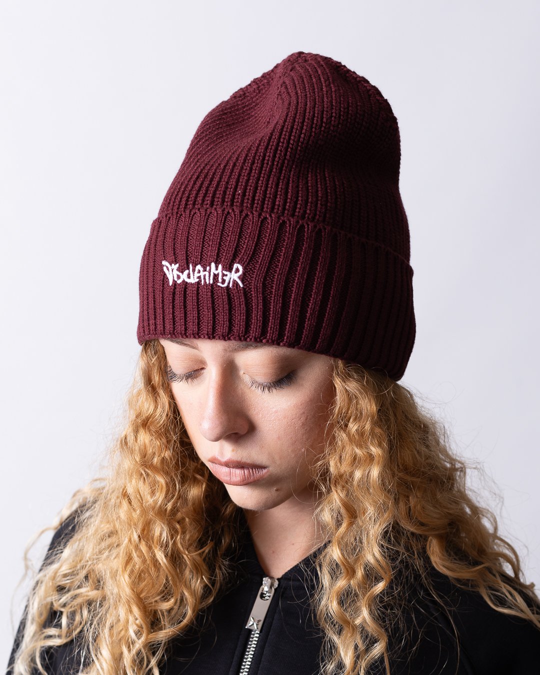 Cappello Disclaimer con risvolto e logo ricamato