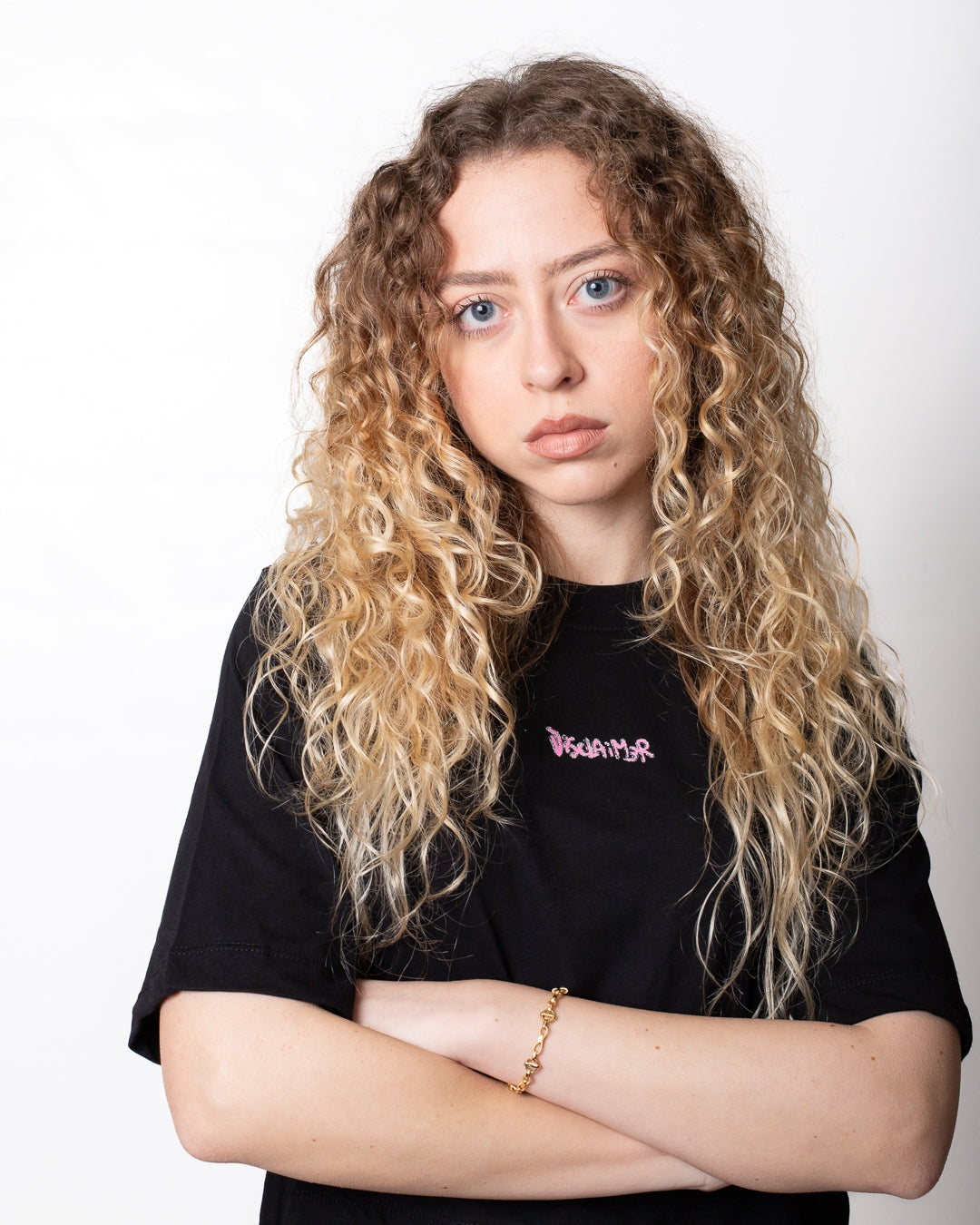 T-Shirt Disclaimer cropped con stampa e logo glitter donna