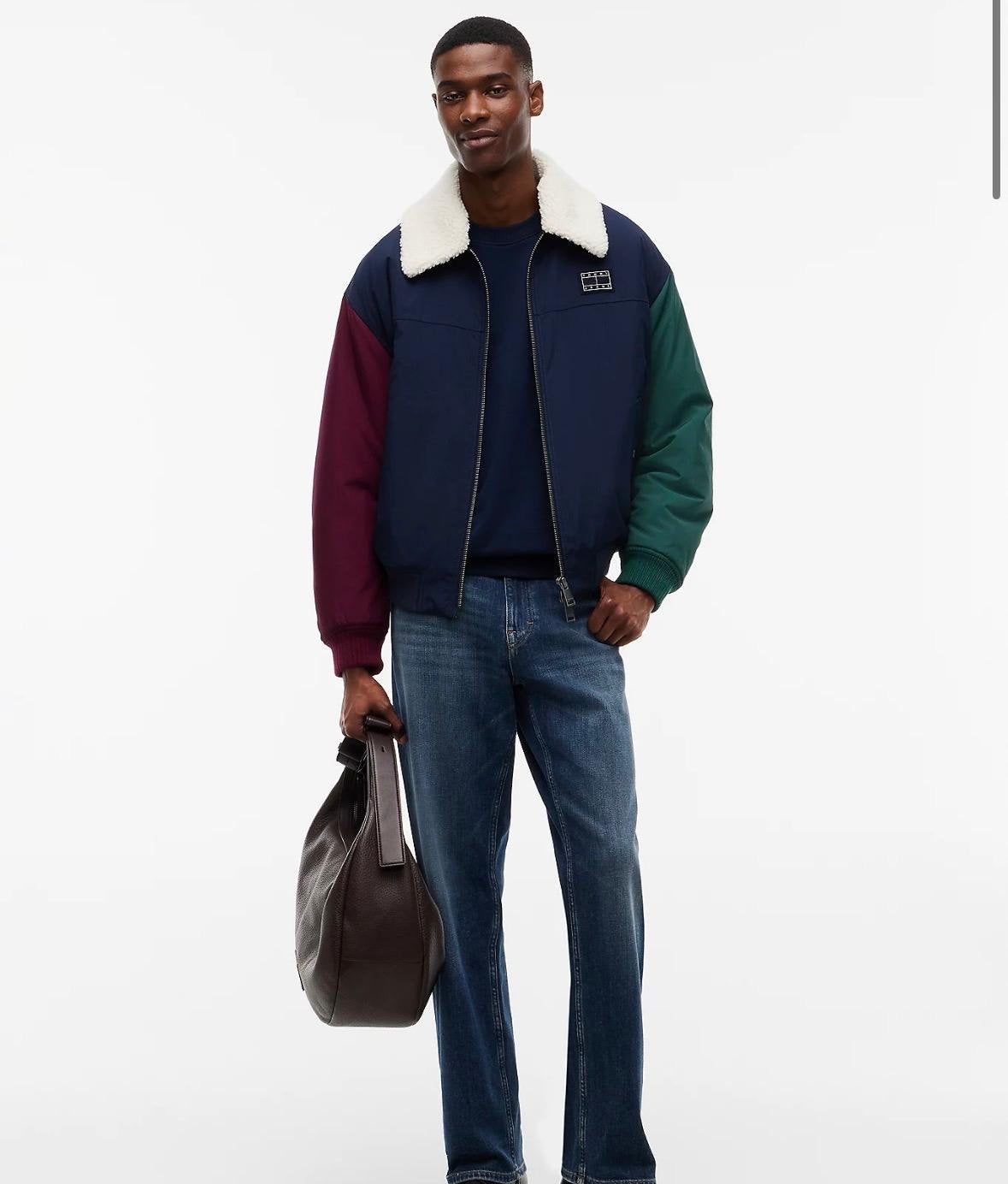 Giubbotto Tommy Jeans da aviatore relaxed fit imbottito con patch logo