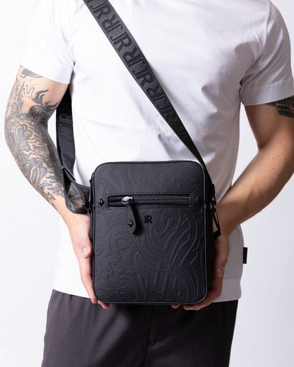 Tracolla John Richmond in ecopelle con texture in rilievo, logo "JR" e dettagli jacquard