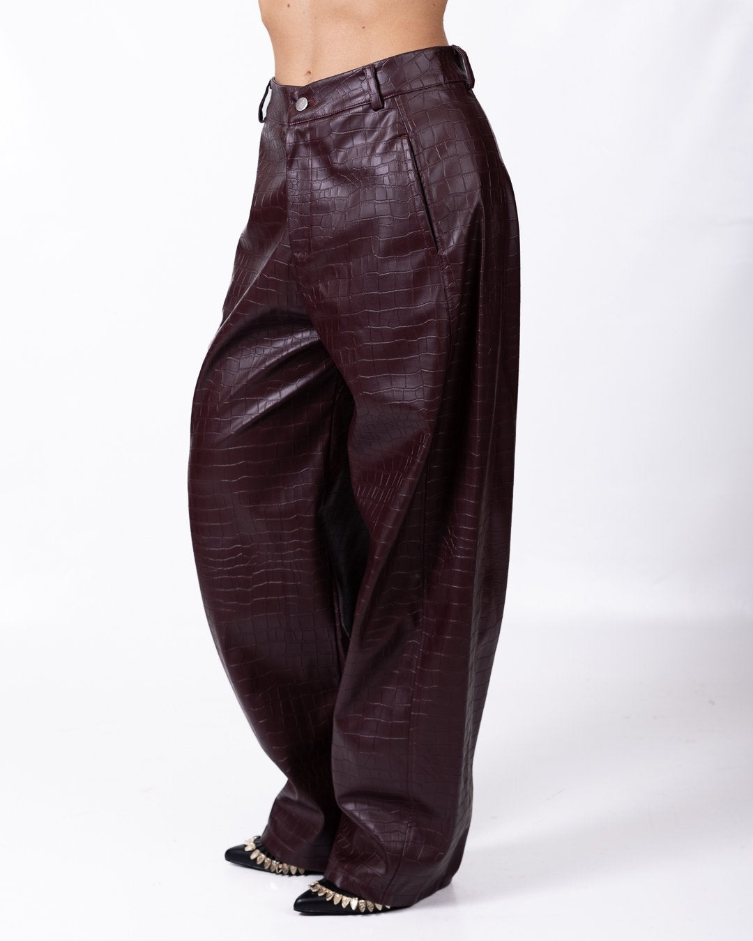 Pantalone Disclaimer effetto coccodrillo con patch logo