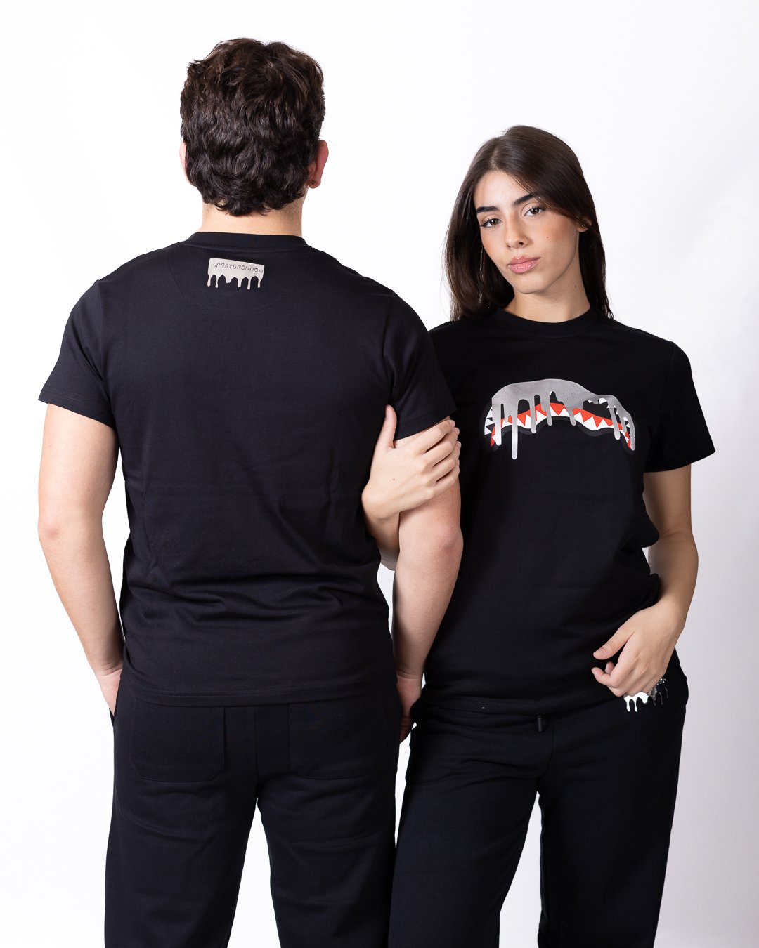 T-shirt Sprayground con logo stampato e applicazione sul retro