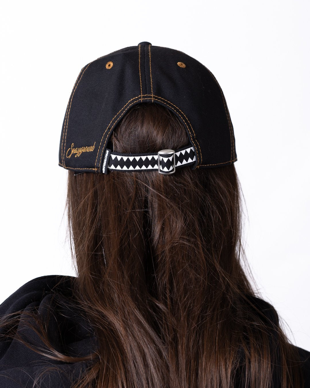Cappello Sprayground con visiera, logo ricamato a contrasto e logo stampato