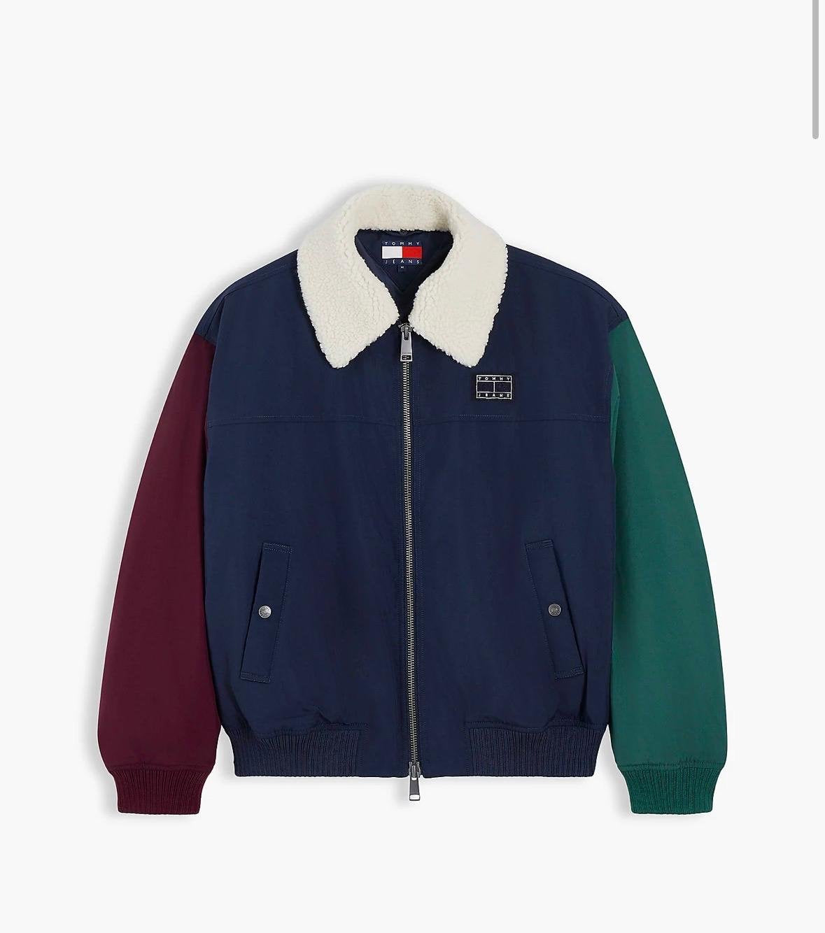 Giubbotto Tommy Jeans da aviatore relaxed fit imbottito con patch logo