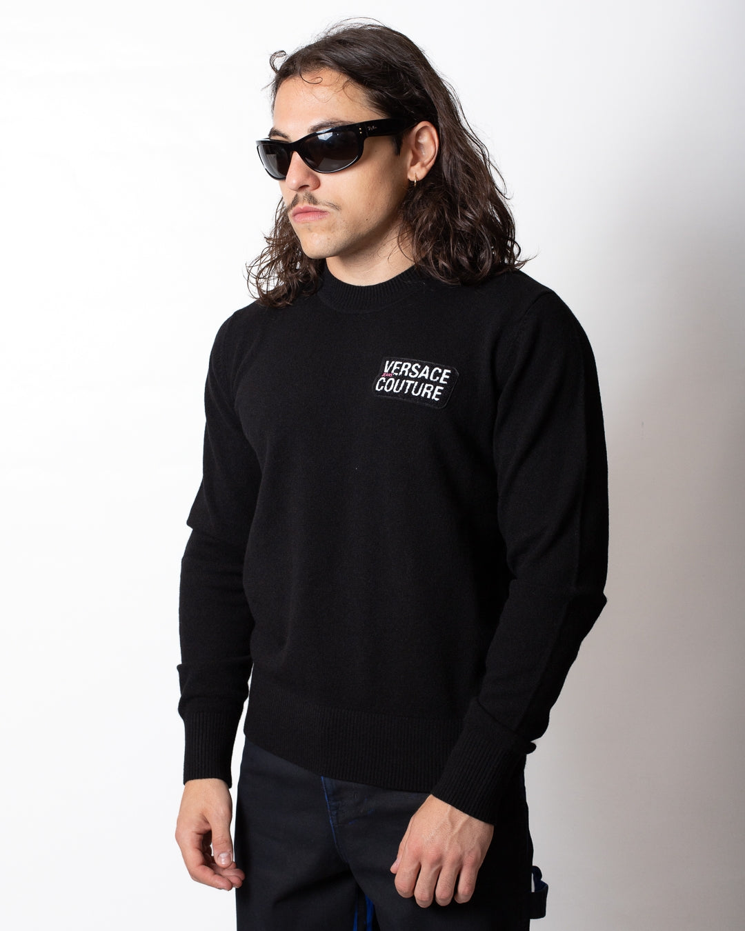 Maglia Versace Jeans Couture in misto lana con patch logata uomo