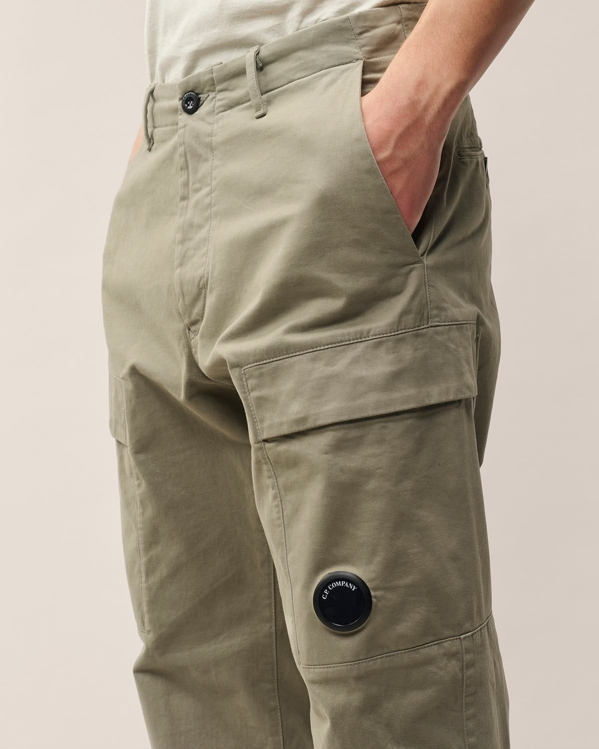 Pantalone C.P. Company cargo stretch satin uomo