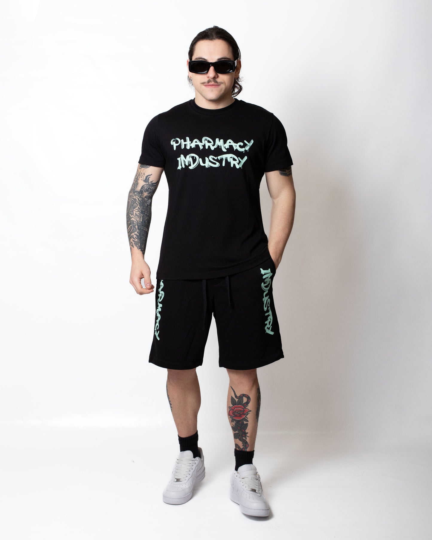 T-Shirt Pharmacy Industry con logo spray uomo