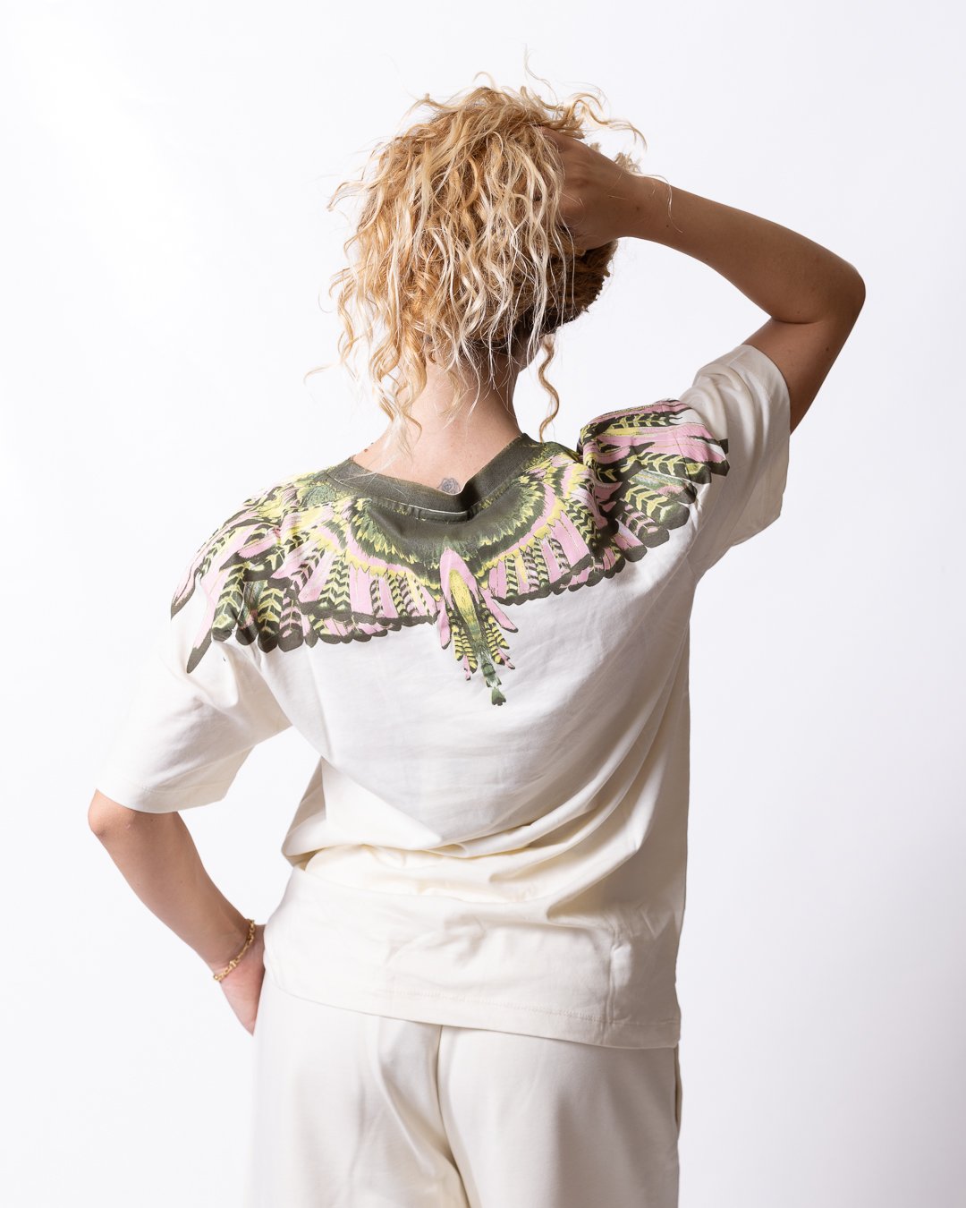 T-shirt County of Milan con grafica ali donna