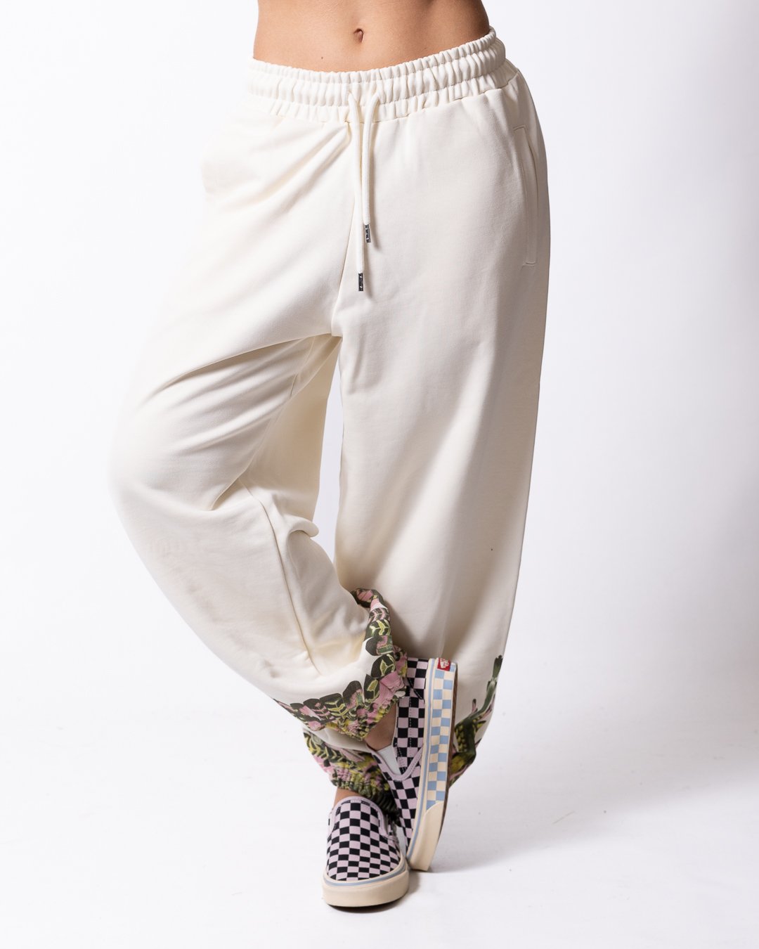 Pantalone County of Milan con grafica ali donna