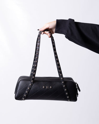 Borsa John Richmond con logo "JR" e borchie