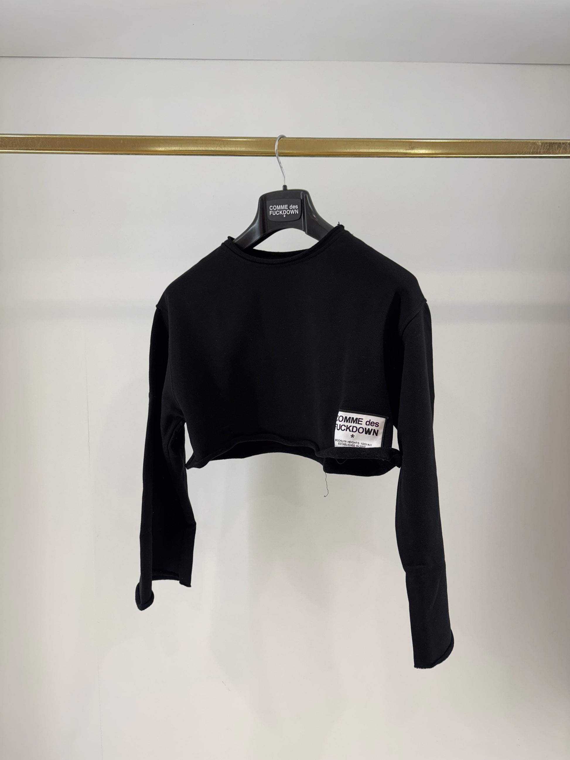 Felpa Comme des Fuckdown cropped con etichetta donna