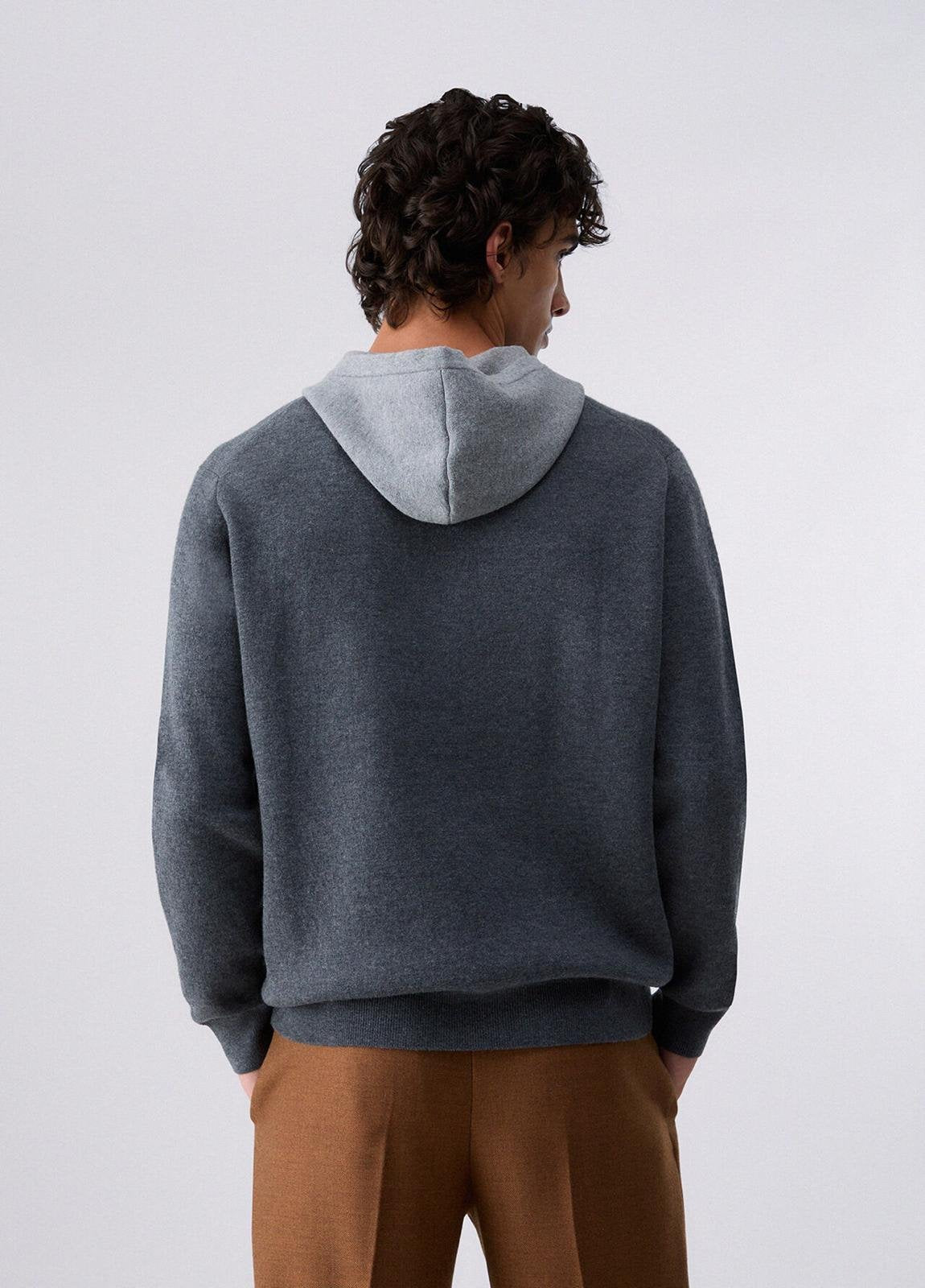 Maglia Liu Jo con cappuccio staccabile e logo metallico