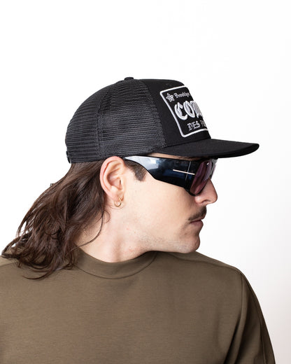 Cappello Comme des Fuckdown in rete con ricamo