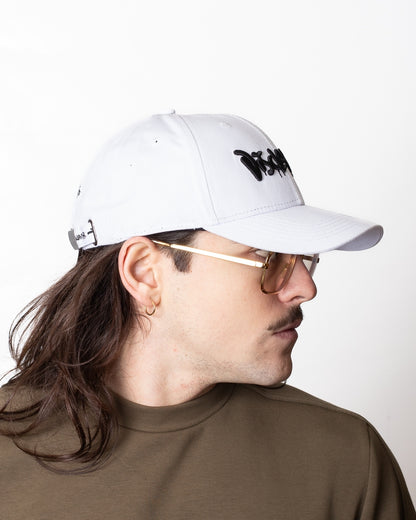 Cappello Disclaimer con visiera e logo in rilievo