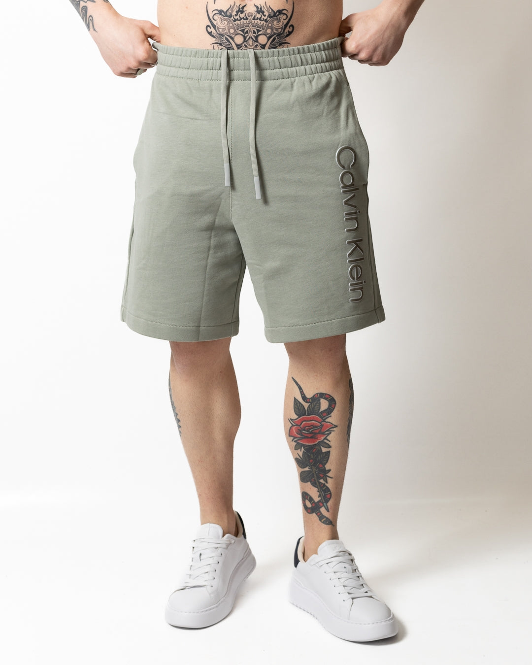 Short Calvin Klein in felpa con logo in rilievo uomo