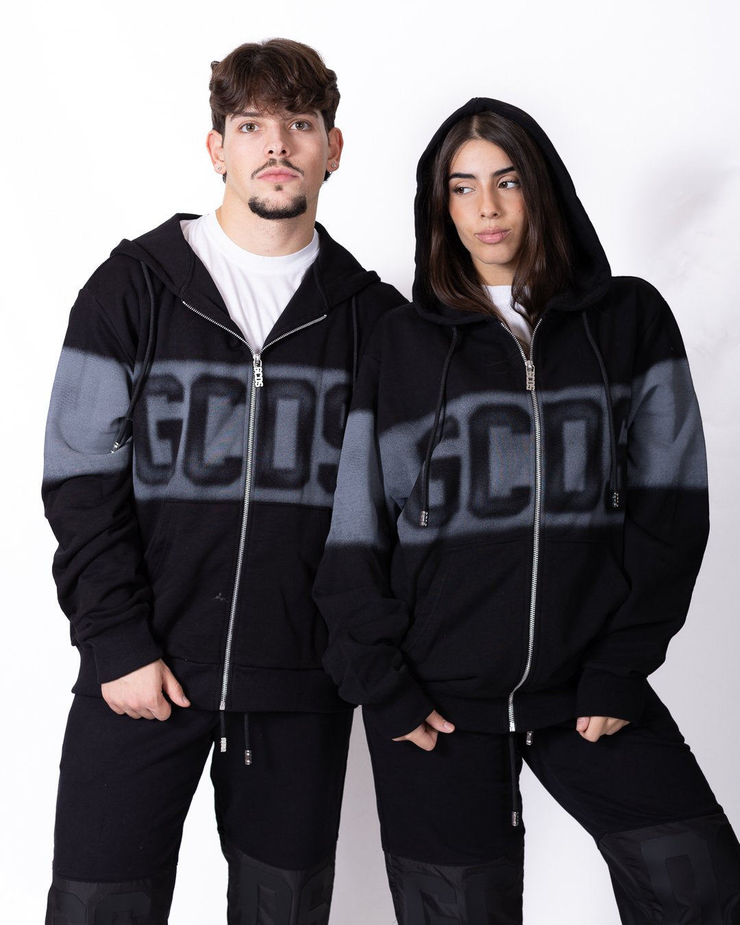 Felpa GCDS full zip con cappuccio e logo su stampa