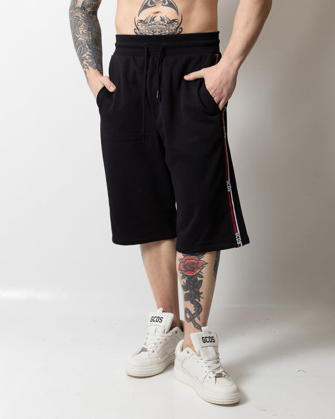 Short GCDS Essentials in felpa "Logo Tape" uomo