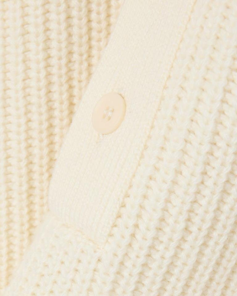 Maglia Lacoste in lana con costa inglese e iconico logo del coccodrillo ricamato