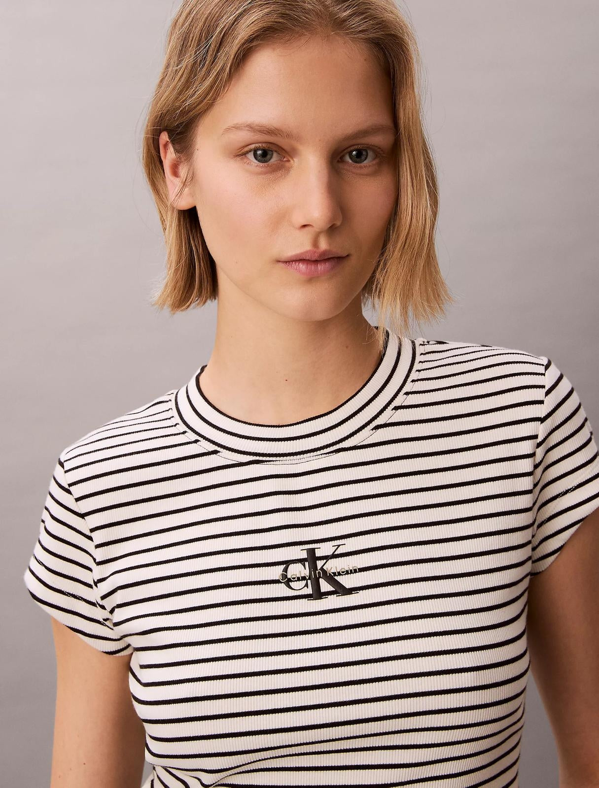 T-Shirt Calvin Klein slim in costina a strisce donna