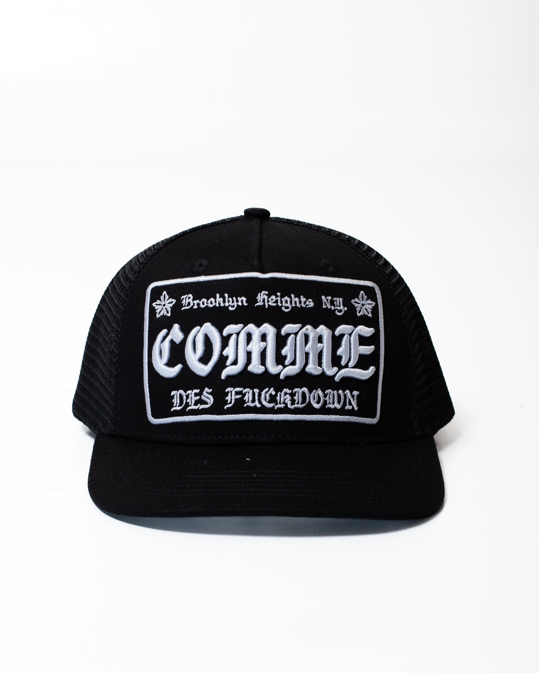 Cappello Comme des Fuckdown in rete con ricamo