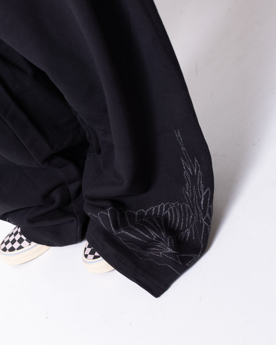 Pantalone County of Milan con grafica brillantinata
