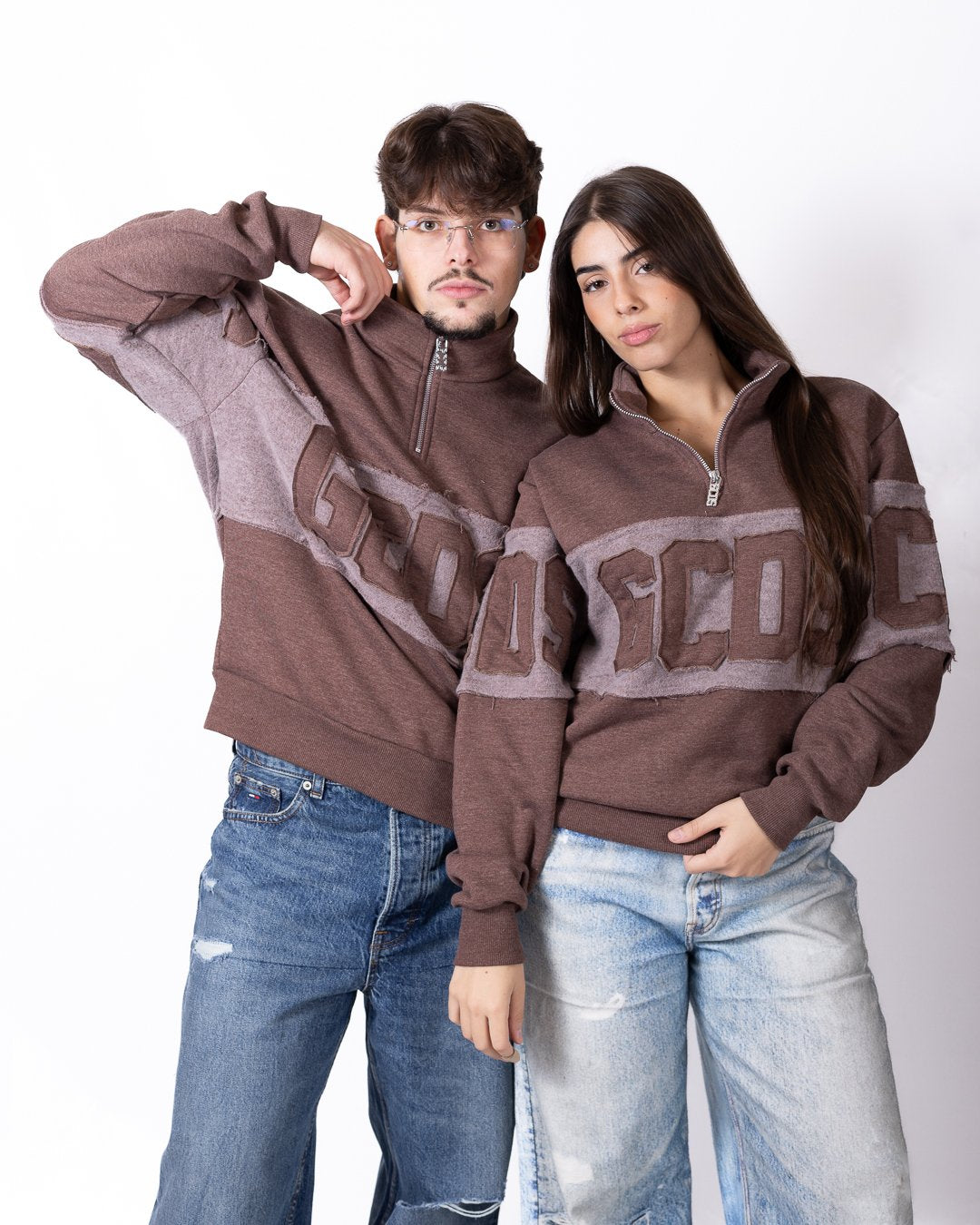 Felpa GCDS mezza zip con maxi logo a contrasto