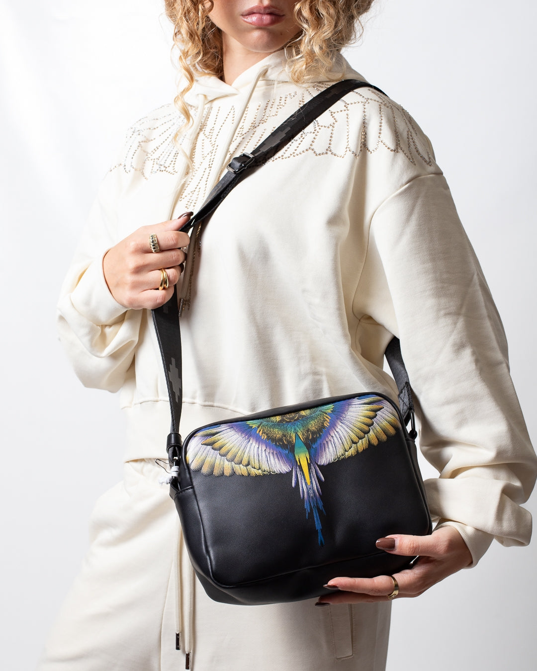 Borsa Marcelo Burlon in ecopelle con tracolla e logo wings colorfull