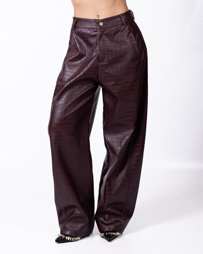 Pantalone Disclaimer effetto coccodrillo con patch logo