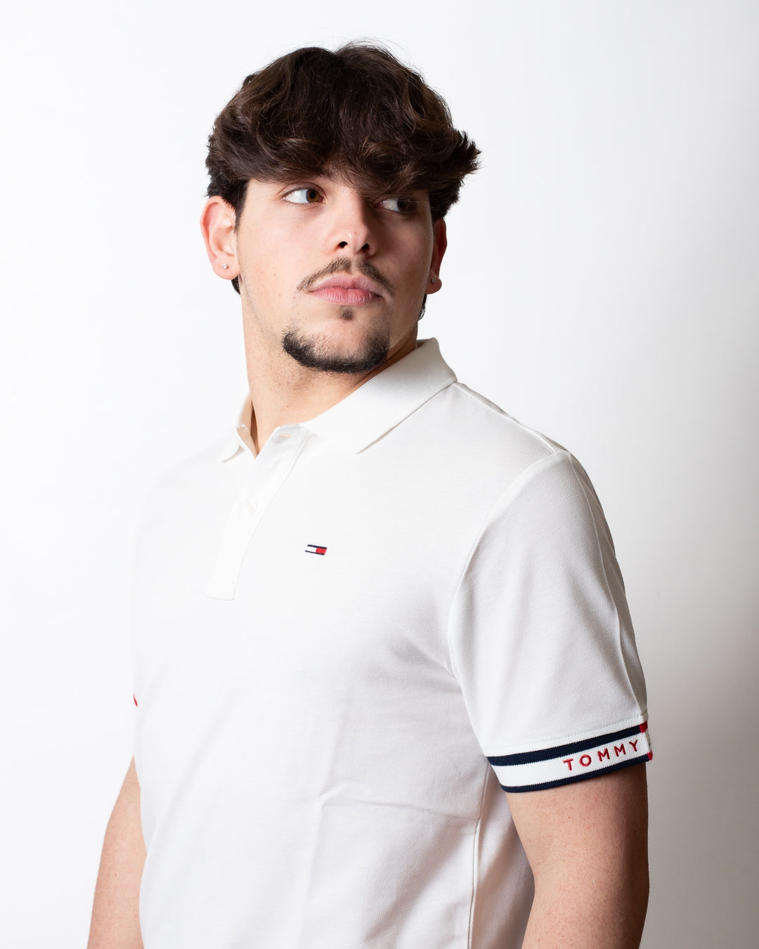 Polo Tommy Jeans con bordi a contrasto uomo