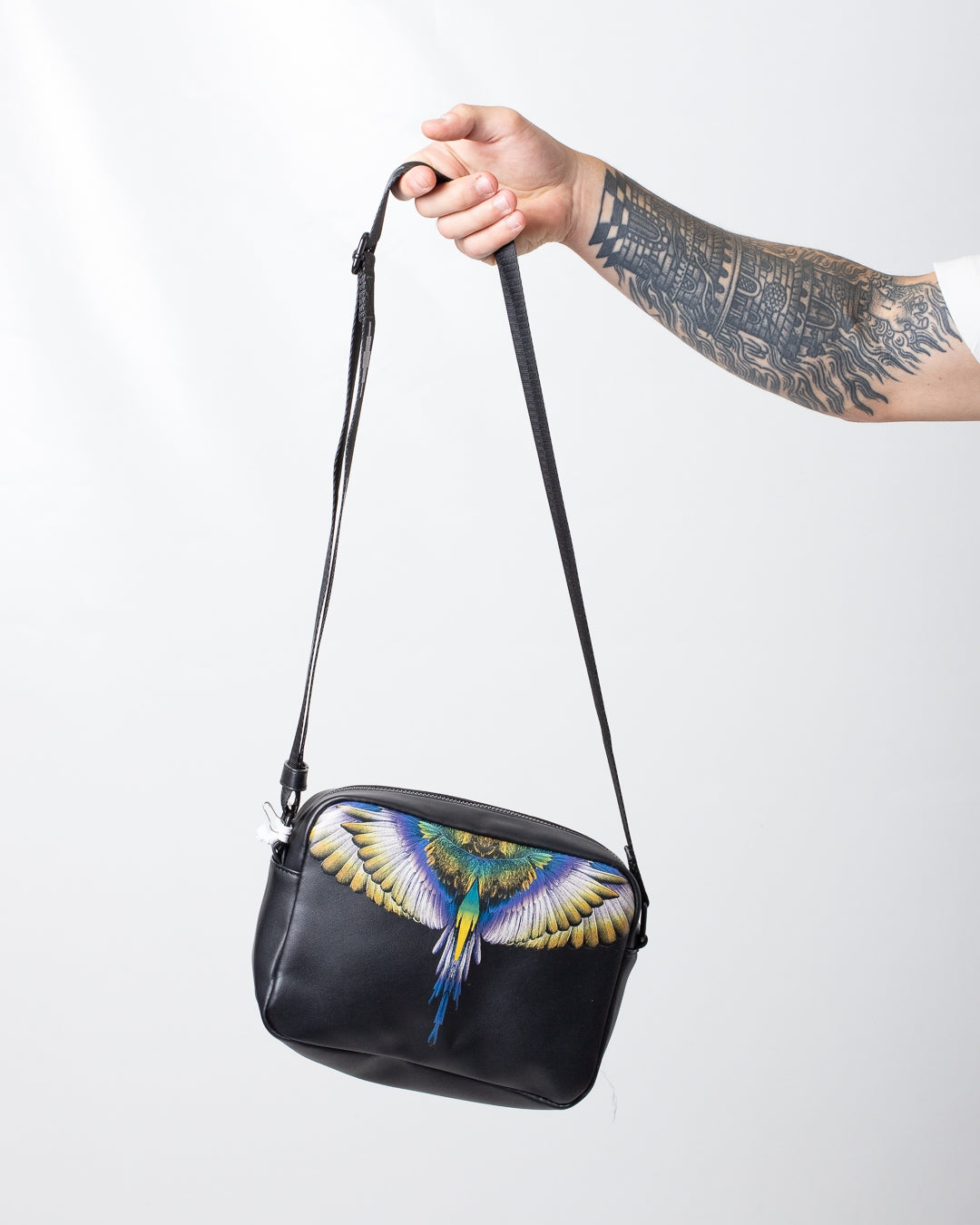 Borsa Marcelo Burlon in ecopelle con tracolla e logo wings colorfull