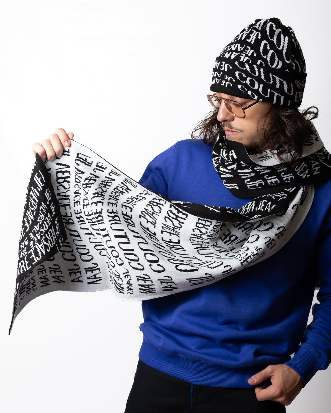 Sciarpa Versace Jeans Couture con logo all-over